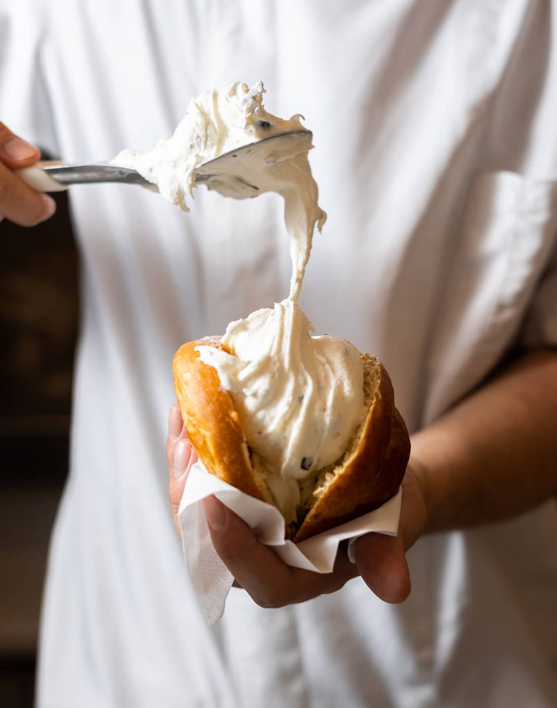 Brioche con gelato Nivà