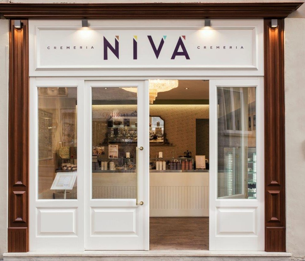 Esterno della gelateria Nivà di Via Lagrange Torino