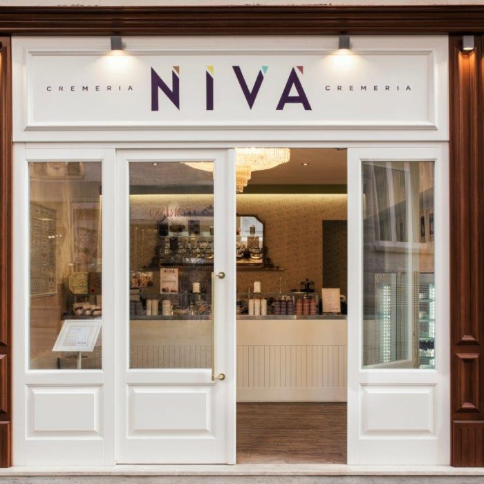 Esterno della gelateria Nivà di Via Lagrange Torino